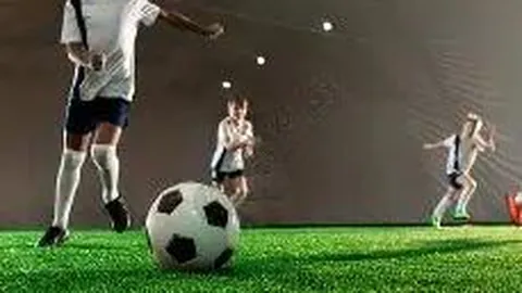 Baby兼顾工作育儿两不误，小海绵欢快跳跃萌态十足