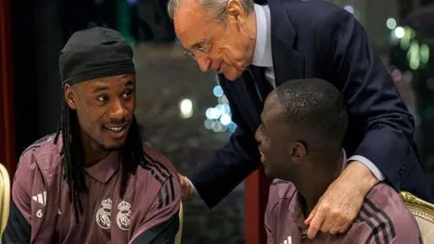 “特尔施特根火速重返巴萨！据世体报道：今日已参与球队部分训练”